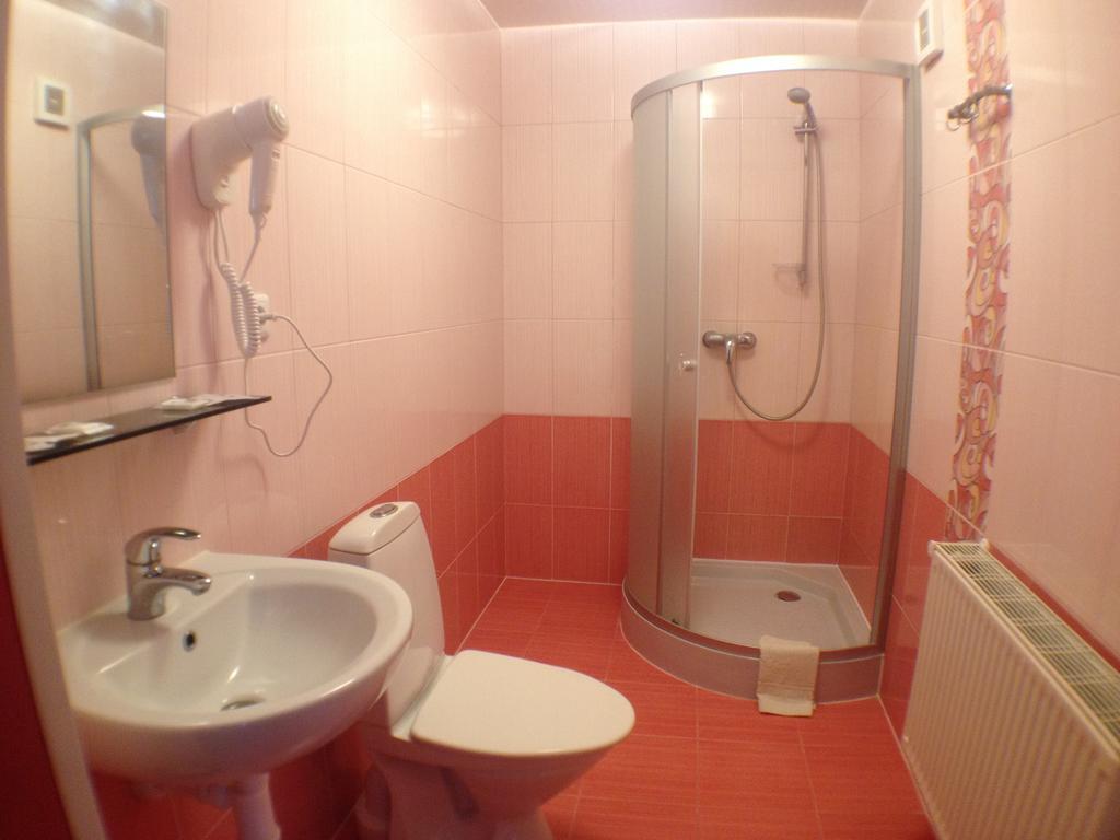 Motelis Bu-Bu Pļaviņas Exteriér fotografie